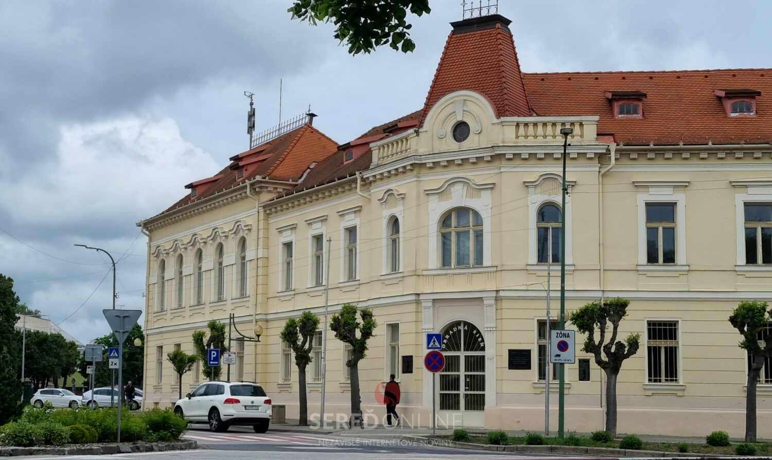 Chyba pracovníčky mesta pri vyplácaní príspevku na ubytovanie bude napravená v septembri